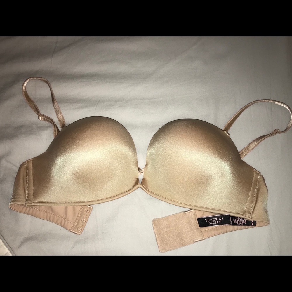 Victoria’s Secret bombshell multi way plunge bra